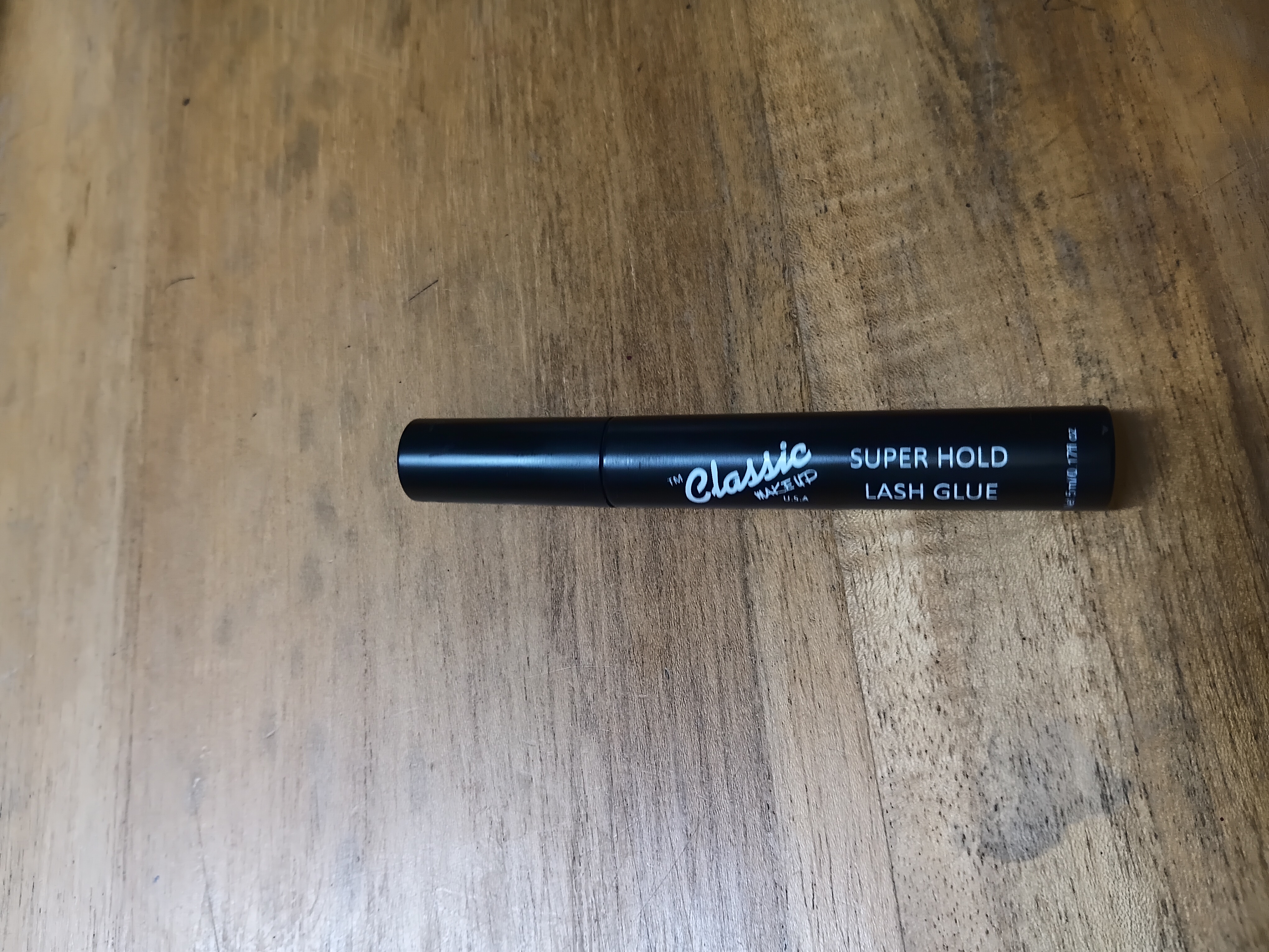 Classic lash glue