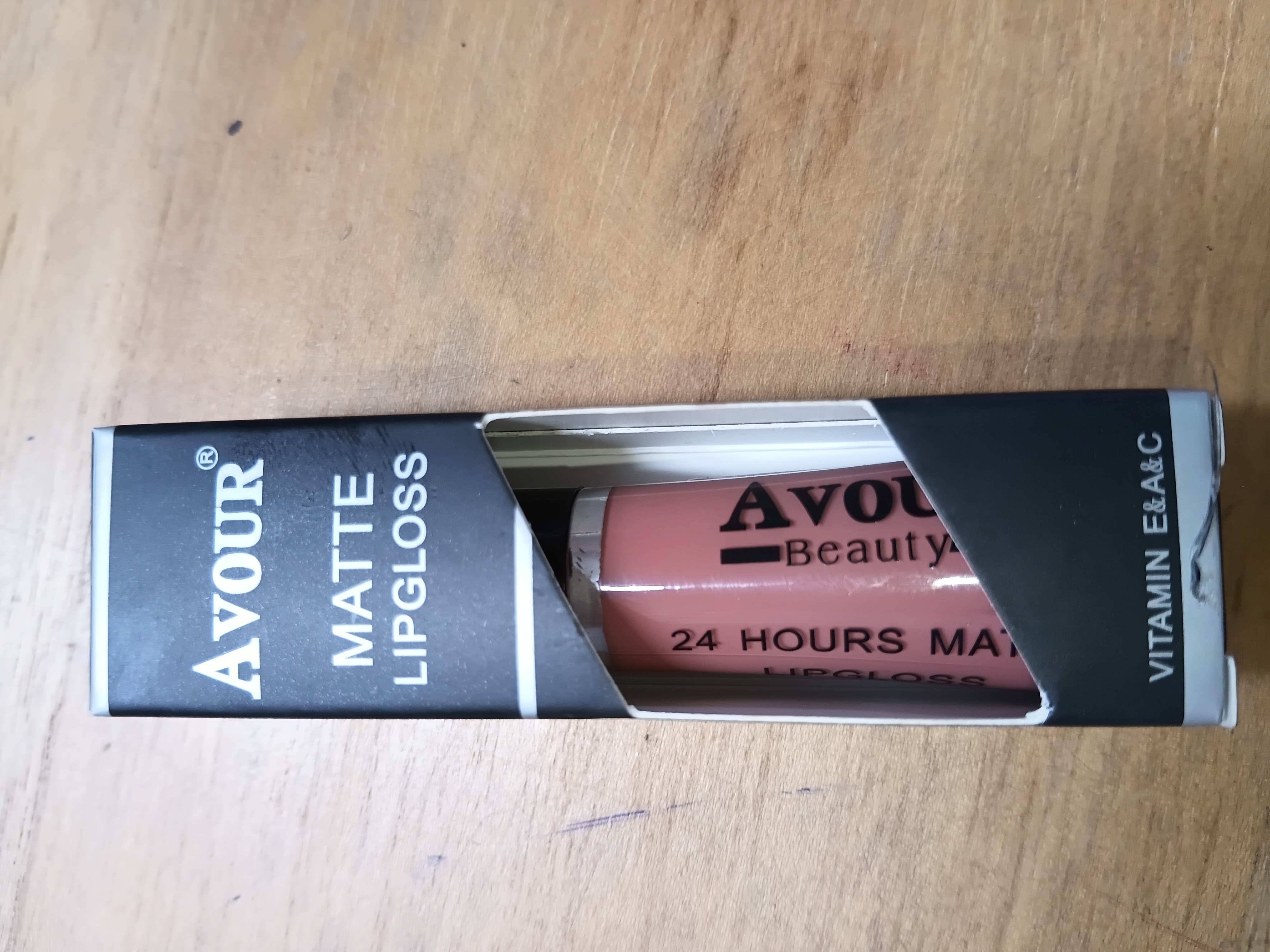 Avour lipstick